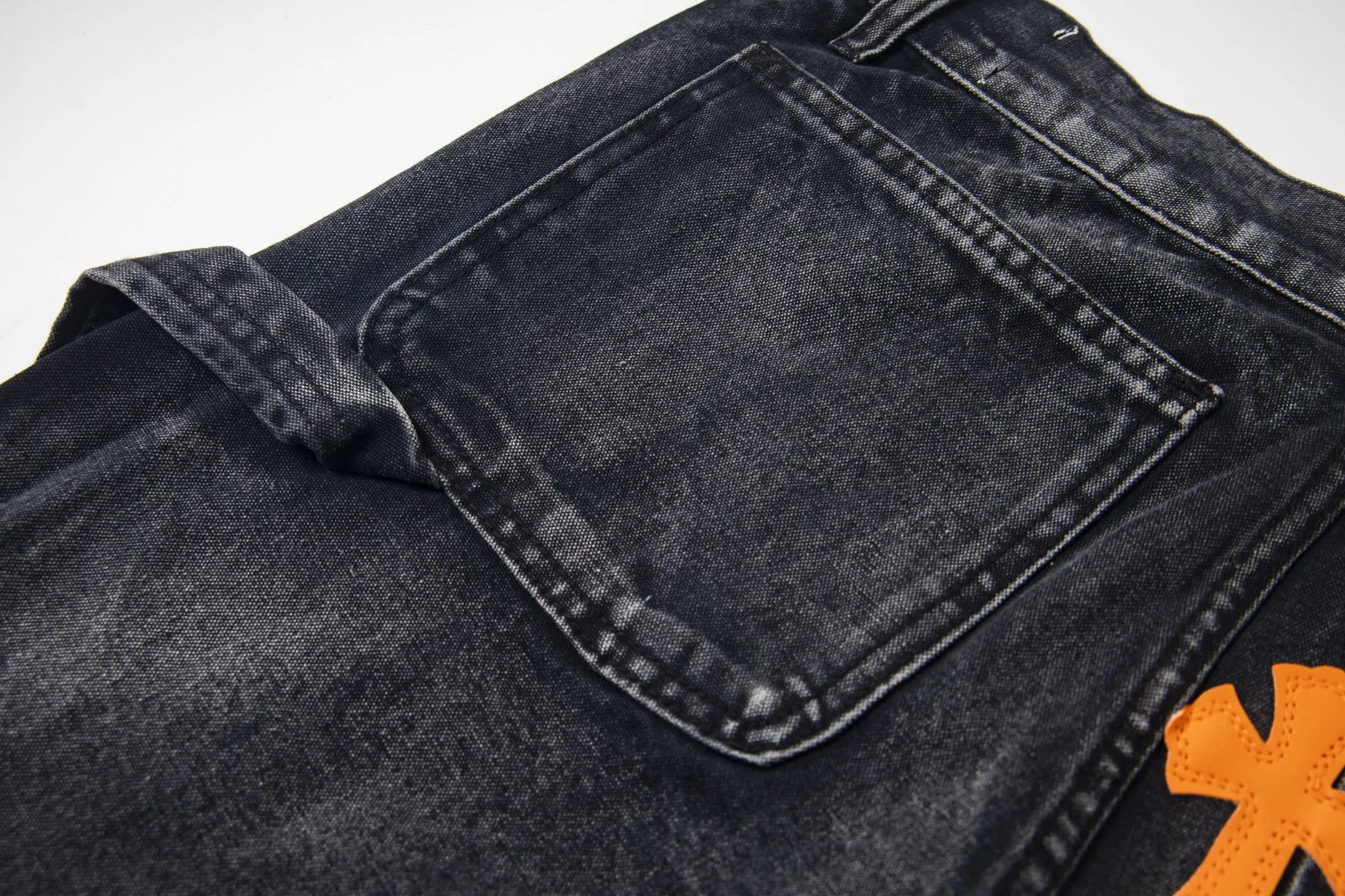 #8176 P260💰 Independent GALLERY DEPT. Vintage splash-ink splicing black and orange cross loose washed flared jeans - truly restore the ultimate vintage texture - original hardware accessories washed and other elevators, QR code analysis are all purchased from the original factory, high degree of restoration, you are welcome to compare with a certain product ~ - three-dimensional version Loose and comfortable, not picky about the figure, tall and slim, factory Seiko, original factory quality control, same style for men and women, can be matched with couples, versatile recommendation Essential jeans for all seasons - sizes: 28 30 32 34 36